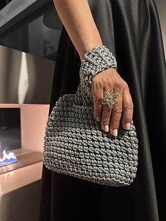 The Knot Loop Bag - a modern take on the traditional Japanese knot bag.