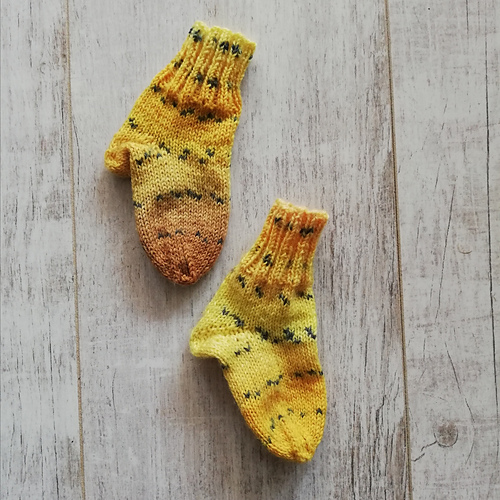 Ravelry: Preemie and Baby Socks pattern by Stefanie Bold