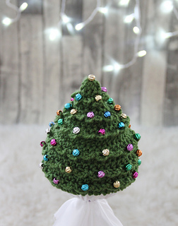 Ravelry: Beaded Christmas Tree pattern by Hearts & Wheels