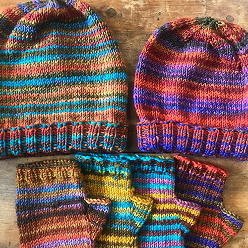 Unique Uneek Hat & Fingerless Mitts photo 1