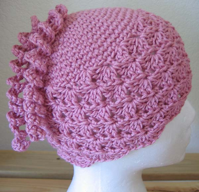 Ravelry Corkscrew Shell Hat pattern by Kathy North