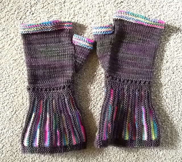 Ravelry debbaworks' Electric Mitts