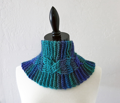 Midnight Cabled Cowl photo 2