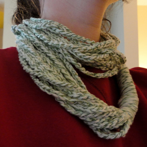 Easy Loopy Chain Scarf photo 4