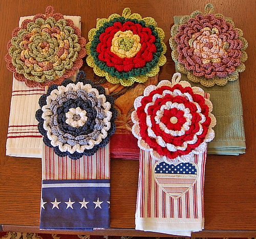 Fanciful Flower Potholders photo 4