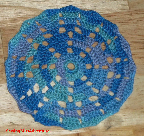 Small dahlia doily photo 3