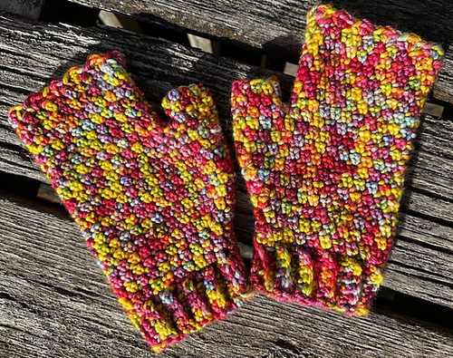Wildflower Mitts and Cowl photo 8