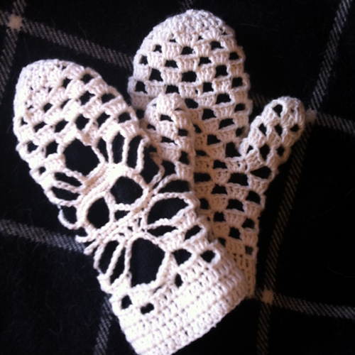 Narrow Crochet Skull Scarf photo 6