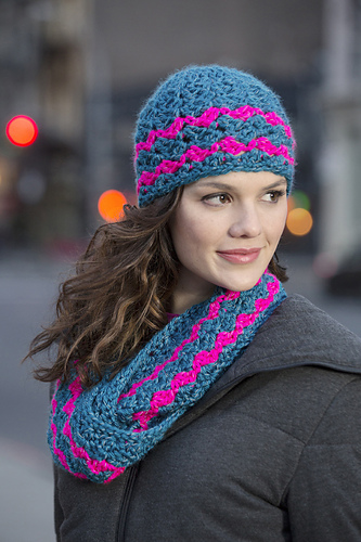 Cross-hatched Cowl & Beanie photo 1
