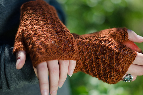 Cortland fingerless mitts photo 2