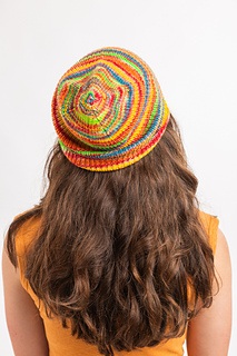 Shown in Smooshy Cashmere in Fruit Loops
