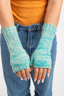 Shown in Smooshy Cashmere in She Sells Sea Shells