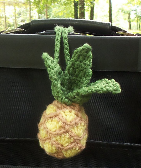 pineapple luggage tag
