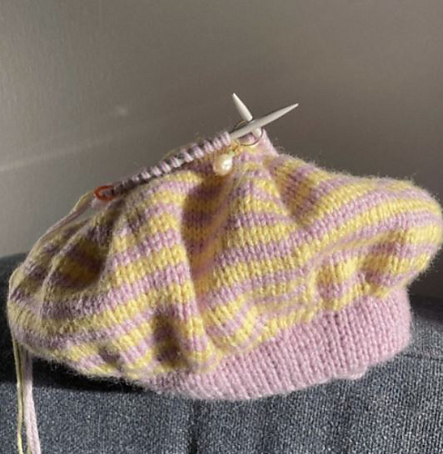 Enkeltstripet Lue - Easy as knit