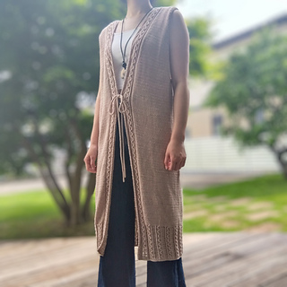 Size 3 gilet with long arrangement, IRODORI YARN - Wool Cotton DK
(212m [232 yds]/ 100g) 4 (5, 5) (5, 6, 6) skeins
