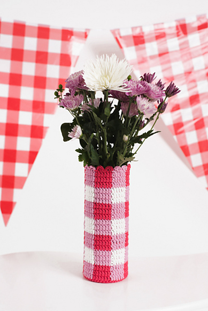 Charming Gingham Vase