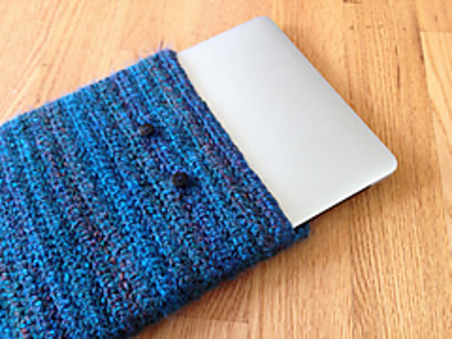 Crochet Mac Laptop Case photo 1