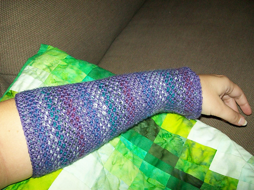 Honeycomb Mitts and Hat photo 2