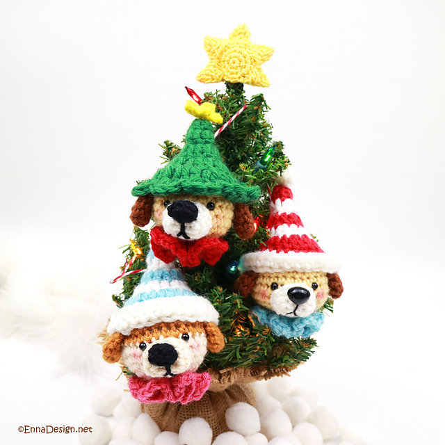 Ravelry: Christmas Dog Ornament pattern by Enna Design