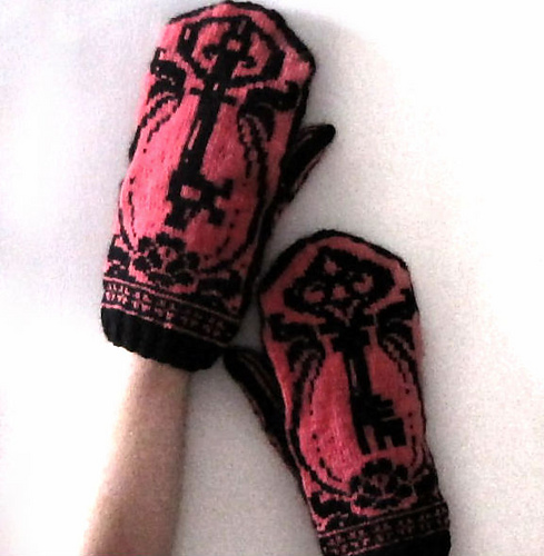 Skeleton Key Mittens photo 4