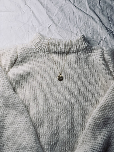 Fløffgenser - Eline Rushfeldt