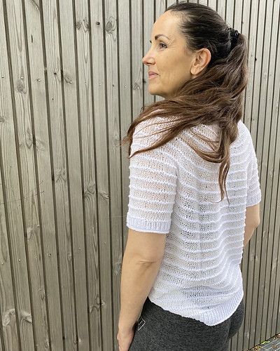 Stribelade Tee