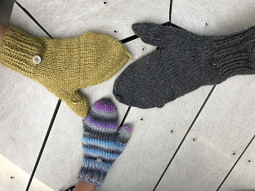 Ravelry: Flippers pattern by Lynne Sosnowski