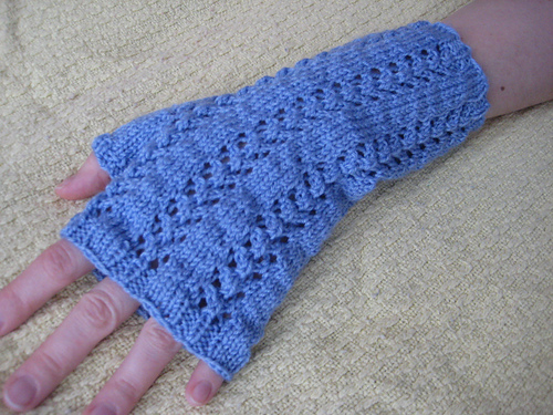 Little Arrowhead Fingerless Gloves photo 5