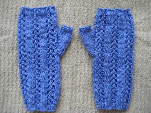 Little Arrowhead Fingerless Gloves photo 6