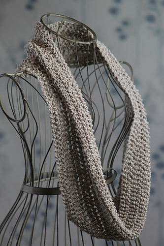 I Dream of Beaches Cowl photo 1