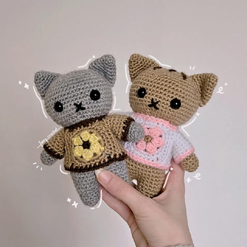 Little Kitty Flower Sweater