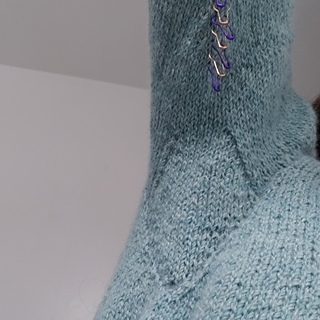 Improvised underarm gusset with some short rows & decreases