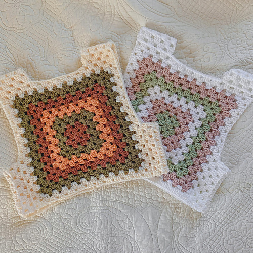 EASY 70’s Crochet Granny Square Vest photo 4