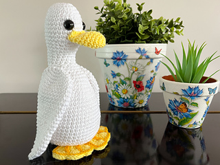 Mummy Duck (Paintbox Version). Large wings come away from the body. 