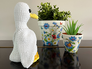 Mummy Duck (Paintbox Version). The shaping of the body creates a pointed tail for waddling. 