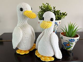 Mummy Duck - both versions. The original (Knitcraft) is on the left and the Paintbox version is on the right. 