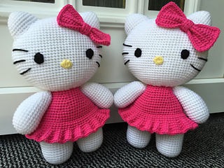 crochet hello kitty doll