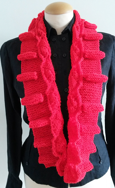 Ravelry: Reversible Scarf Loop Leaf pattern by Jen Giezen