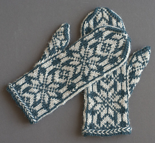 Ravelry: Glissade Mittens pattern by Virginia Sattler-Reimer