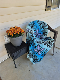 large staggered version with turquoise gradient yarn and some tapestry
by Juli Gittinger
