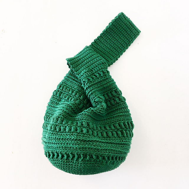 Ravelry Japanese Knot Bag / Crochet Pouch pattern by Nicole Mantke