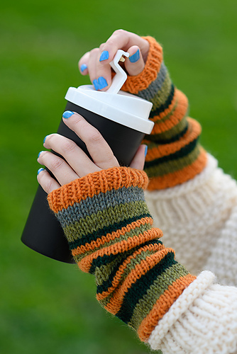 Coraline Wrist Warmers - Louise Bollanos