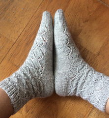Ravelry: Ellie Socks pattern by Hannah Makes