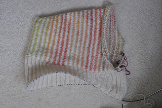 Top-down construction. Reflecting thread is incorporated into reddish stripes to make it safer