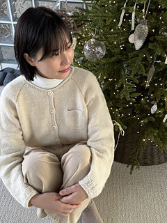 'Omilzomilstore' Highland wool. Oat Milk color. Size 4 
Gauge: 19 sts x 26 rows