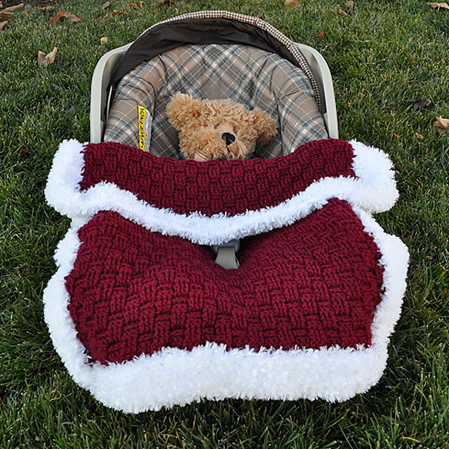 Ravelry Santa Baby Car Seat Blanket pattern by Heather's Craft Corner