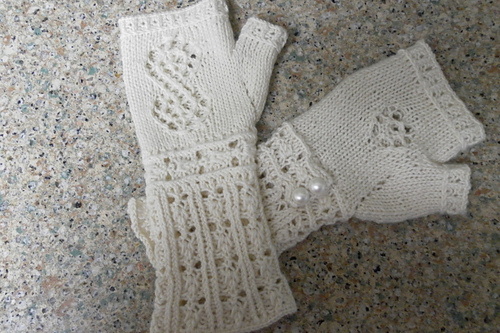 Palm Surprise Fingerless Mitts photo 1