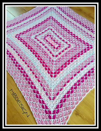 Ravelry: Rectangular Shell Blanket pattern by Miranda Baak