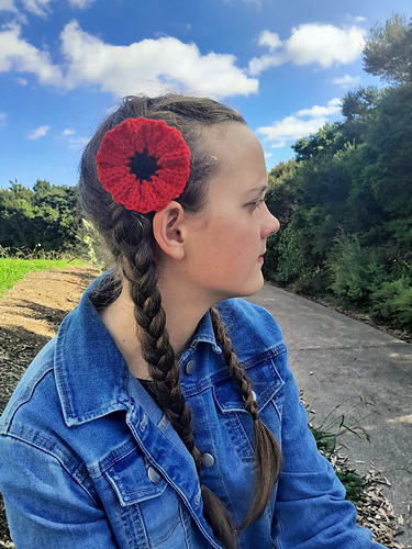 Knit-Look Crocheted Poppy photo 2