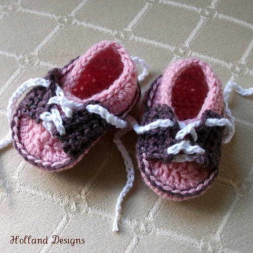 Ravelry Baby Saddle Shoes pattern by Lisa van Klaveren